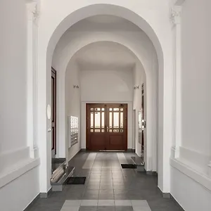 https://apartament-flowers-centrum-poznania.poznan-hotels.com
